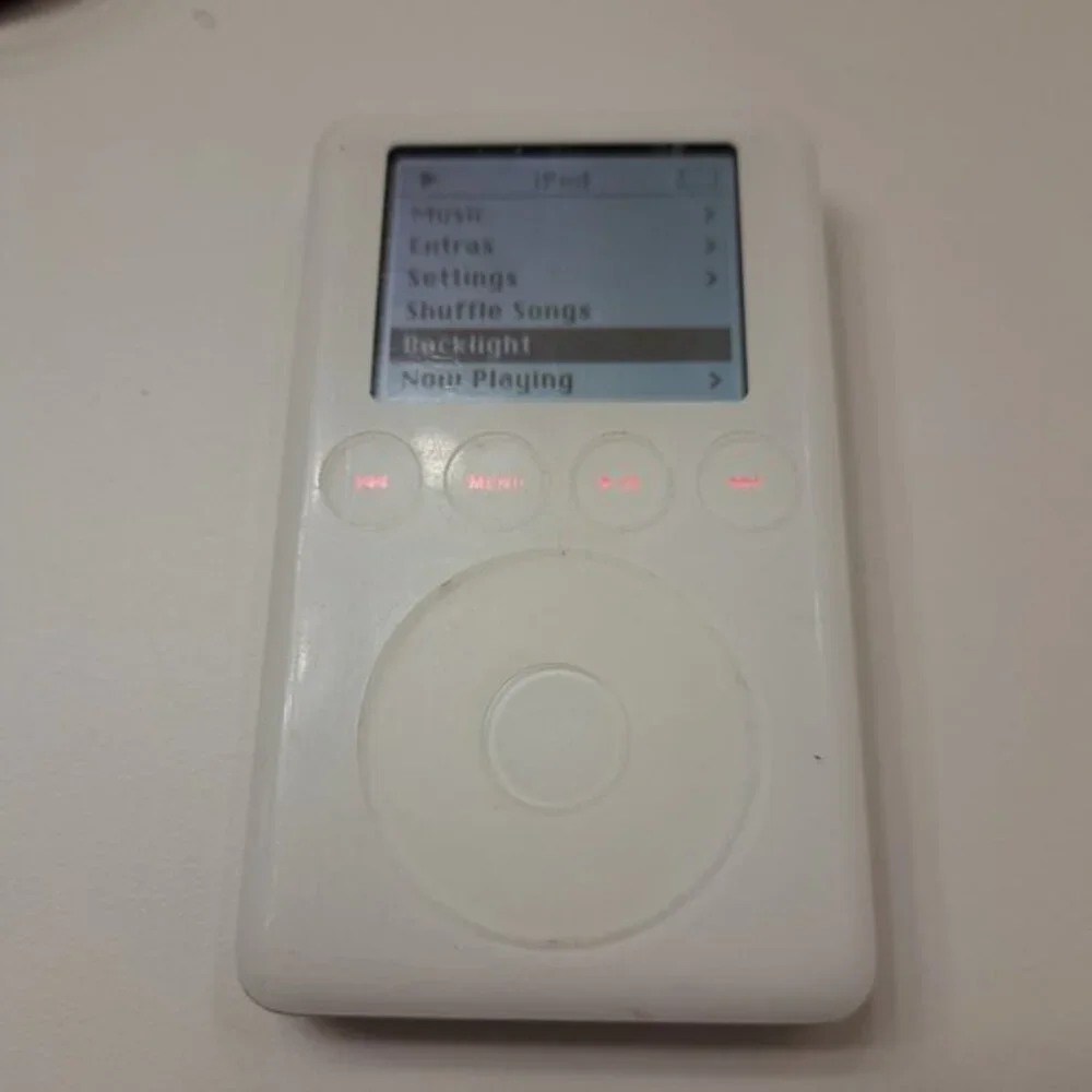 1X  Apple iPod Classic 3rd Generation 30GB W/ charger and cable